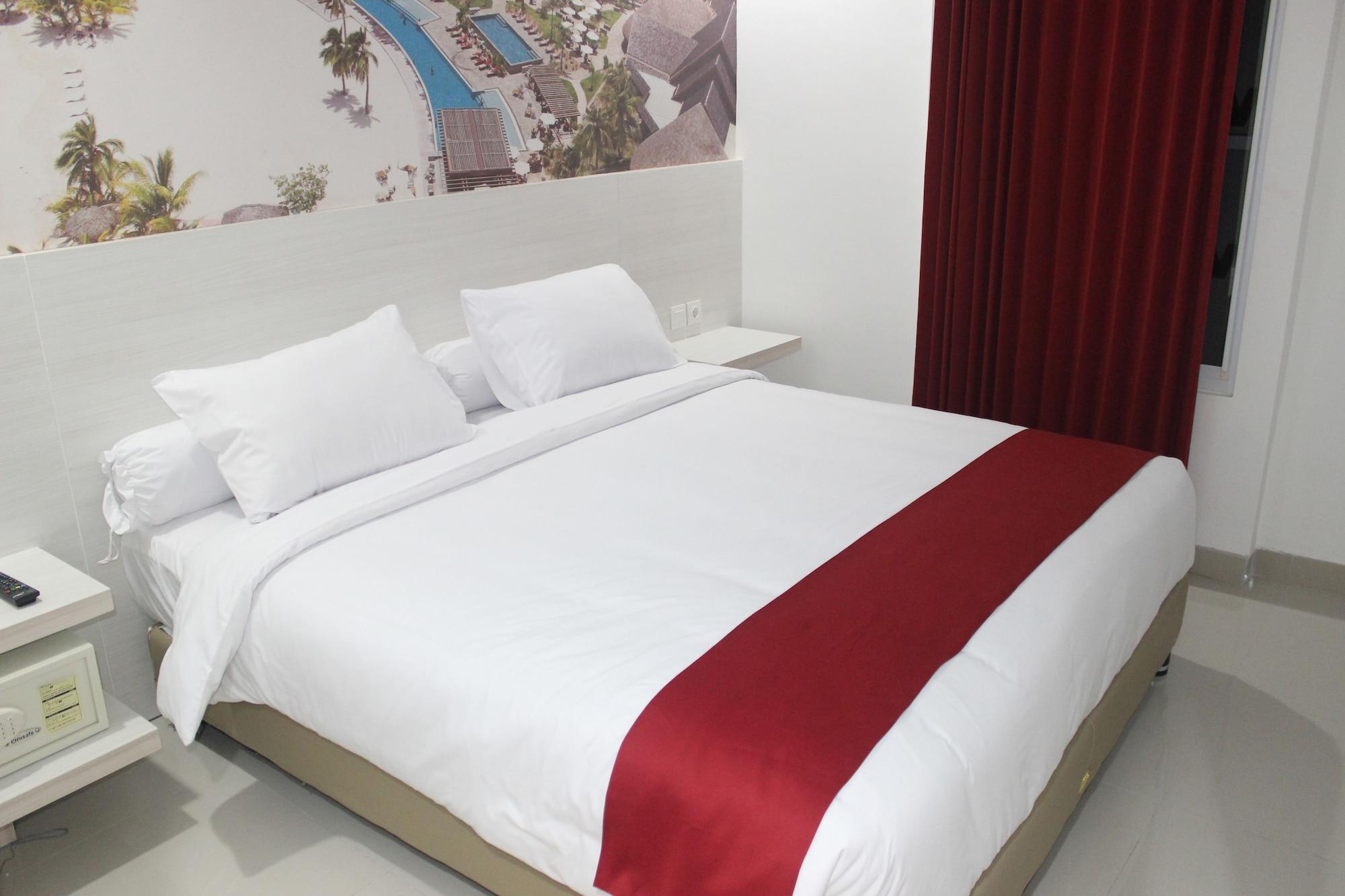 The Win Hotel Surabaya Exterior photo