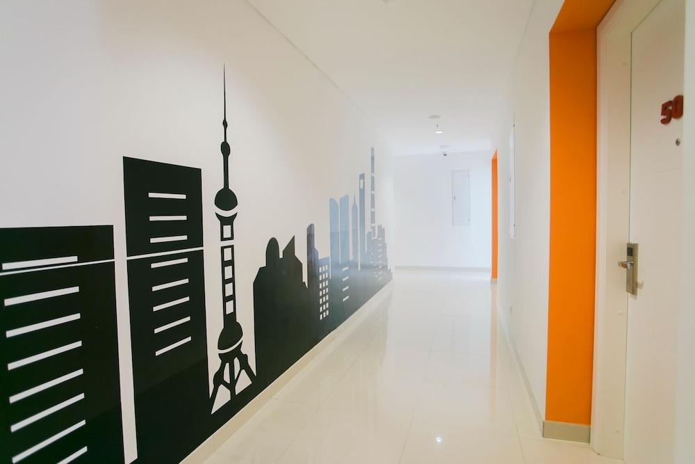 The Win Hotel Surabaya Exterior photo