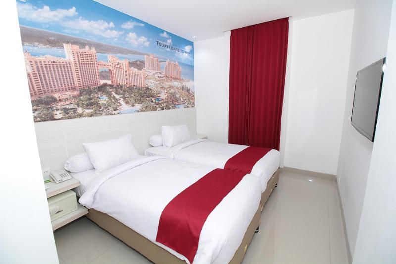 The Win Hotel Surabaya Exterior photo