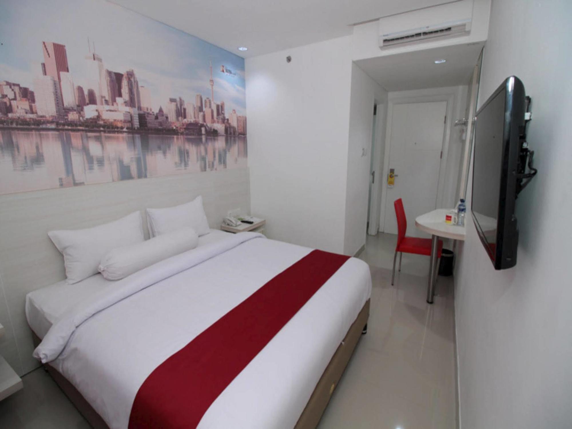 The Win Hotel Surabaya Exterior photo