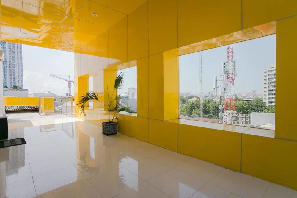 The Win Hotel Surabaya Exterior photo